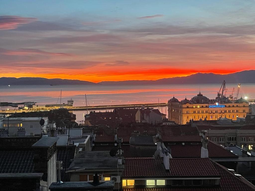 Penthouse Rijeka Centar Apartment Exterior foto